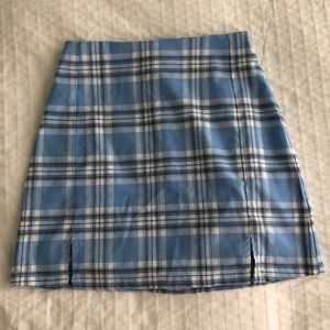 brandy melville cara skirt! super good condition